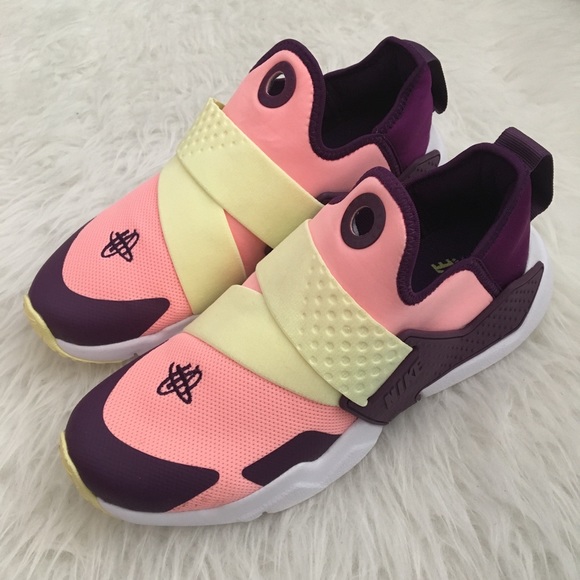 NEW Nike Huarache Extreme Women’s Sneakers - Picture 2 of 7